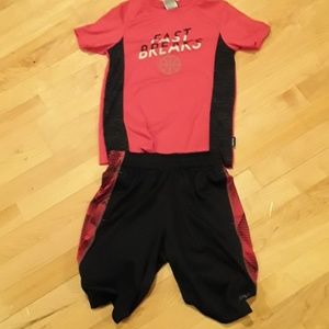 Short sleeve red fast break basketball t-shirt